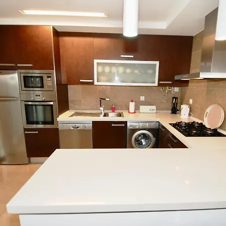 Whale - With Wi-fi And Heated Pool Apartment *