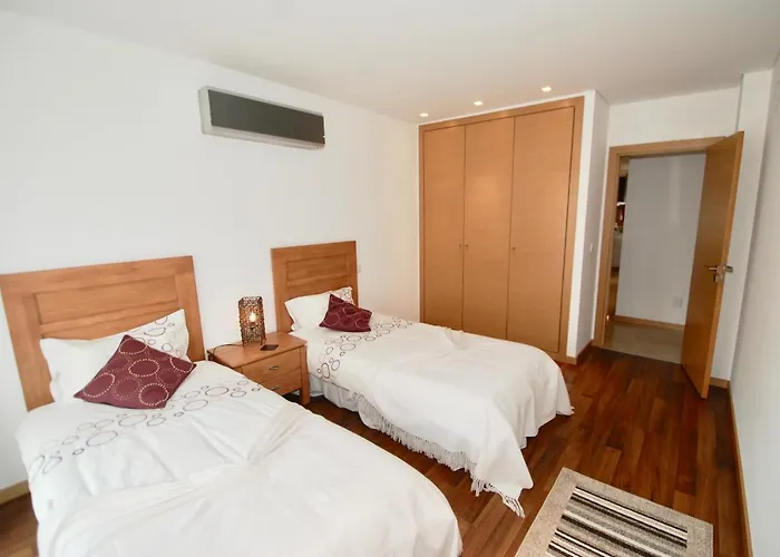 Whale - With Wi-fi And Heated Pool São Martinho do Porto