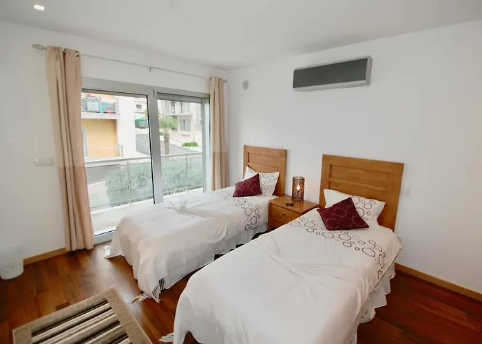 Whale - With Wi-fi And Heated Pool Lägenhet São Martinho do Porto